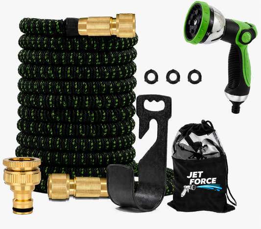 Tuyau d'arrosage extensible Jet Force purgé et prêt pour le rangement d'hiver